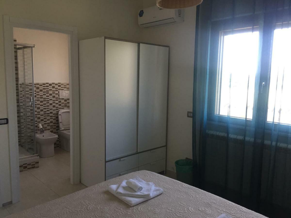 Bed&Breakfast Riccio&Lella 피우미치노 외부 사진
