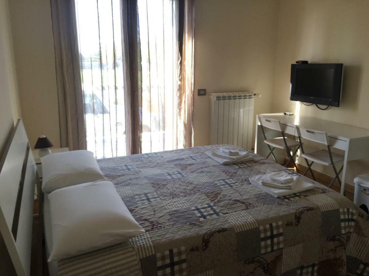 Bed&Breakfast Riccio&Lella 피우미치노 외부 사진
